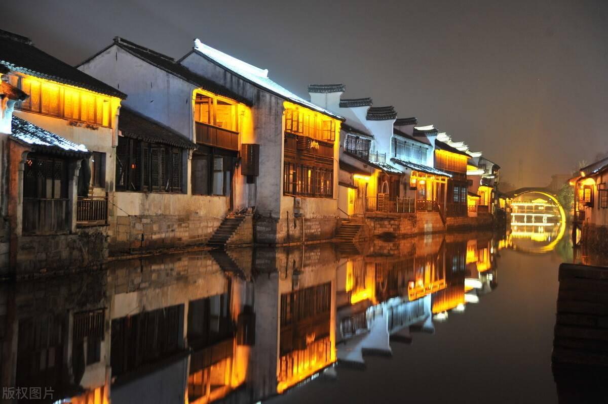 全国首座AI微网超充放电站落户椒江